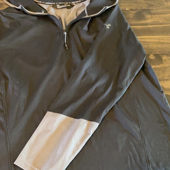 Under Armour lightweight 1/4 zip - Picture 5 of 7